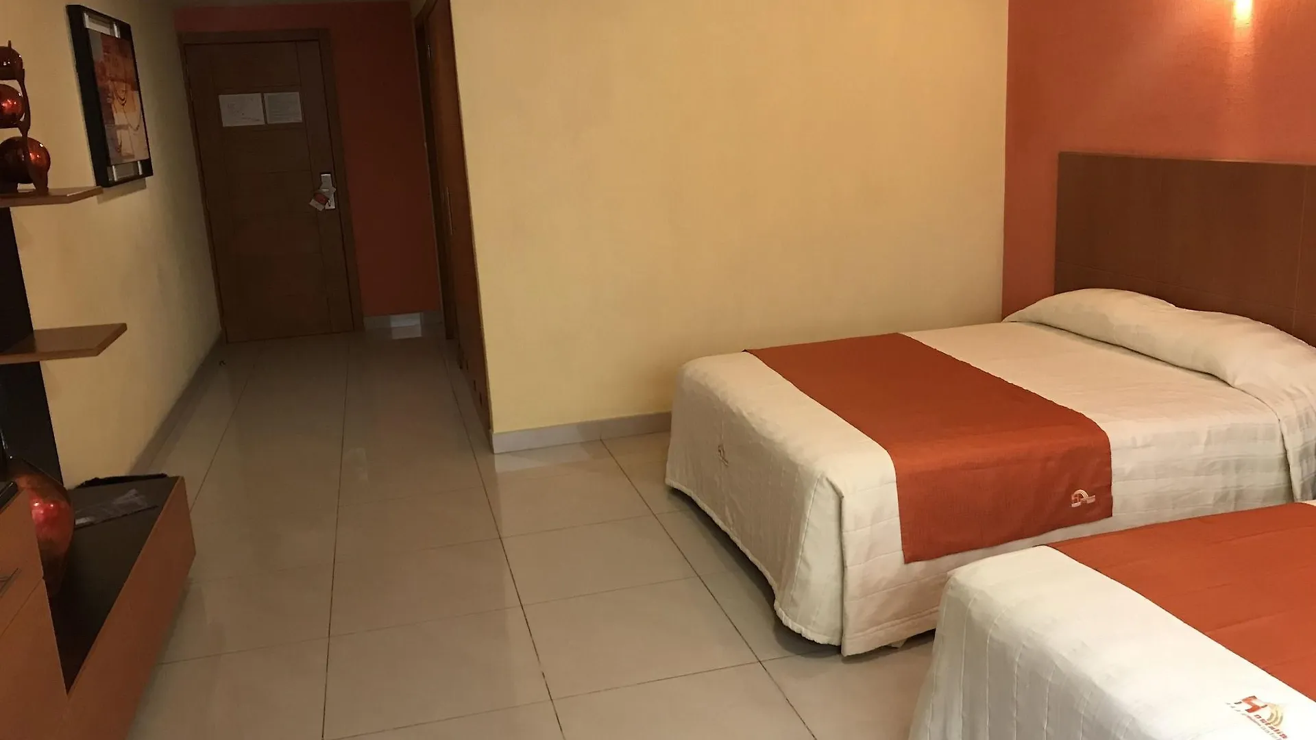 Hostalia Hotel Expo & Business Class Guadalajara 4*,